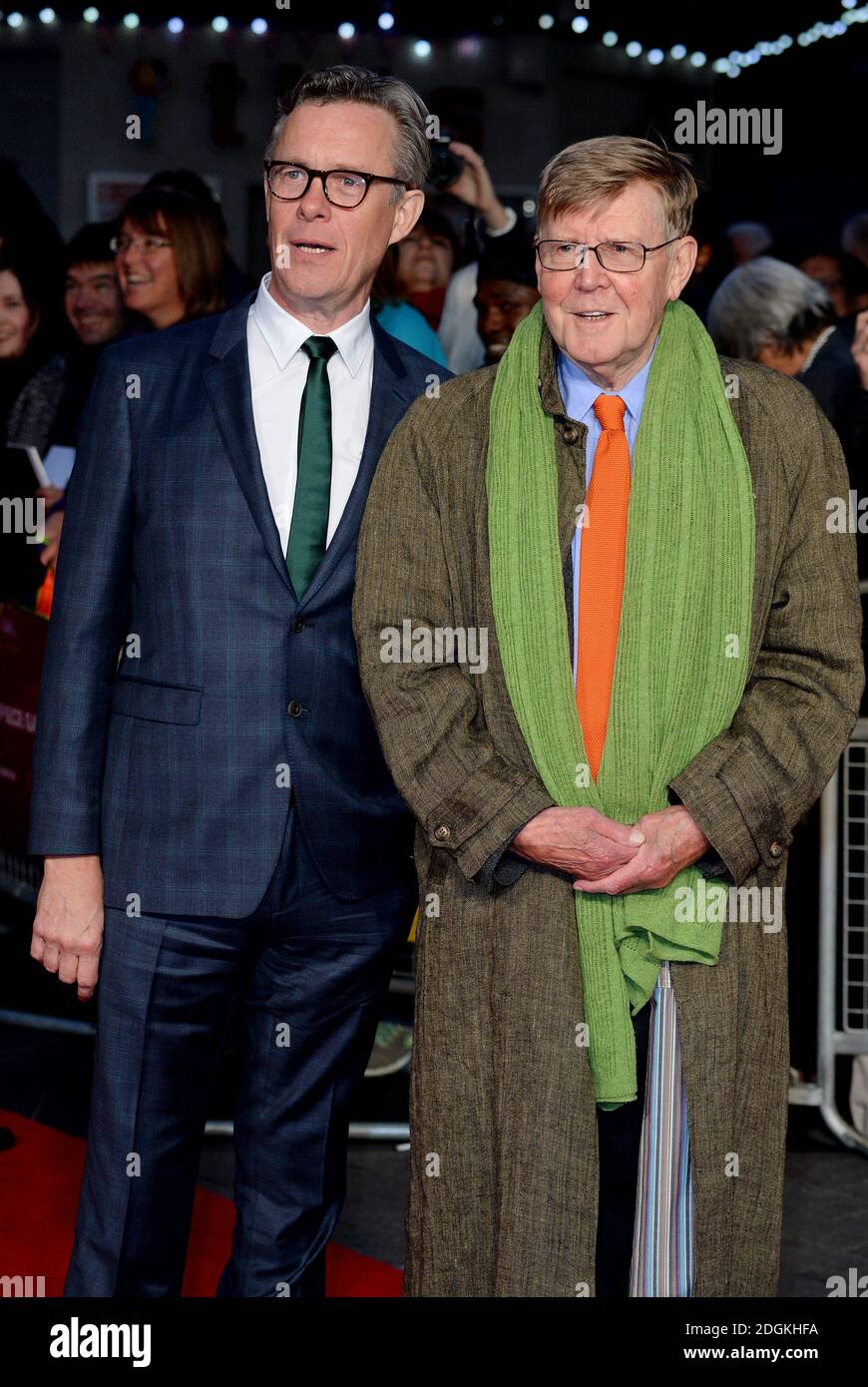 Alex Jennings A Sinistra E Lo Scrittore Alan Bennett Che Partecipa Al Bfi London Film Festival Premiere For The Lady In The Van Tenuto Presso L Odeon Leicester Square Londra Il Credito Fotografico