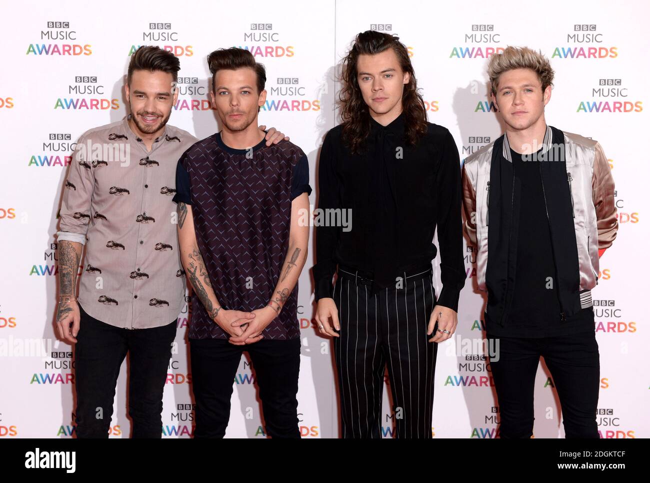 Liam Payne, Louis Tomlinson, Harry Styles e Niall Horan di una direzione in arrivo al BBC Music Awards 2015, Genting Arena, Birmingham. Il credito fotografico dovrebbe essere: Doug Peters EMPICS Entertainment Foto Stock