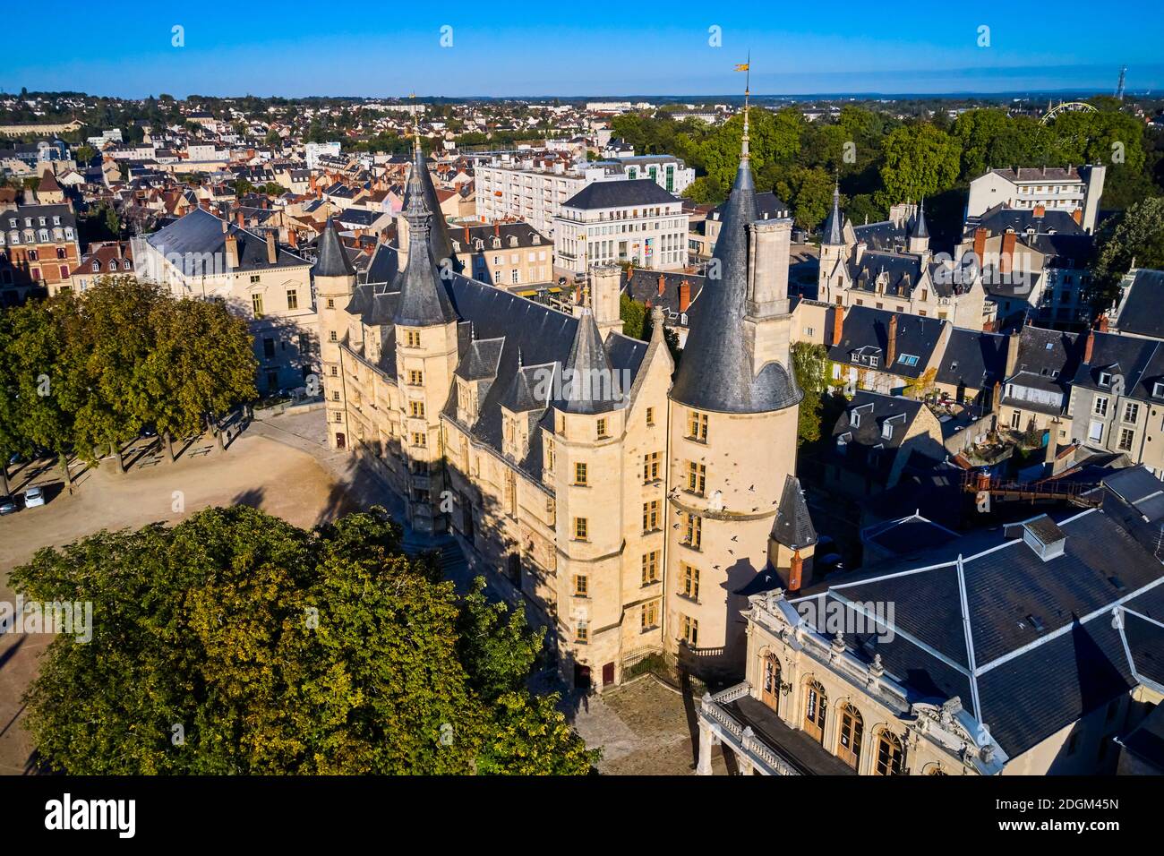 Francia, Nièvre (58), Nevers, Palazzo Ducale, ex casa dei Duchi di Nevers, Valle della Loira Foto Stock