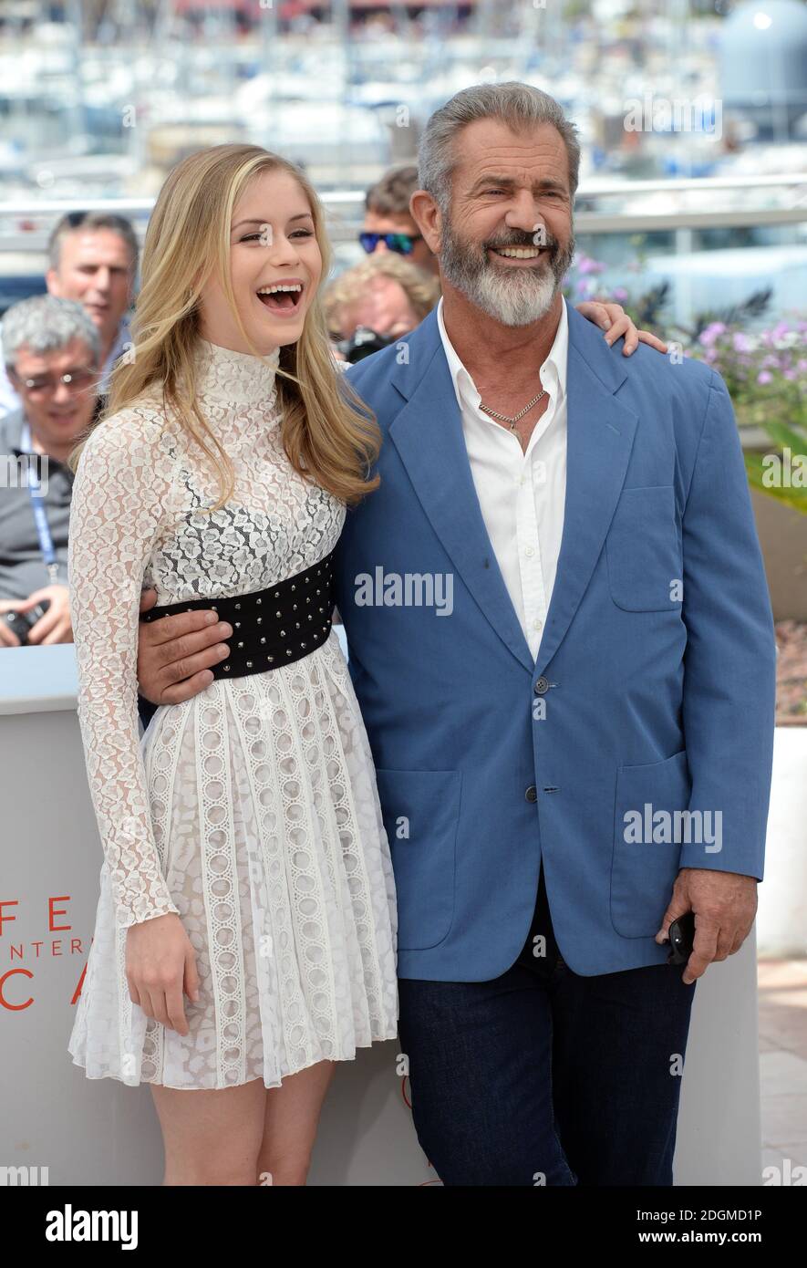 Erin Moriarty e Mel Gibson frequentano la fotocellula del Padre del sangue, tenutasi al Palais De Festival di Cannes. Parte del 69° Festival del Cinema di Cannes in Francia. (Credito obbligatorio: Doug Peters/EMPICS Entertainment) Foto Stock