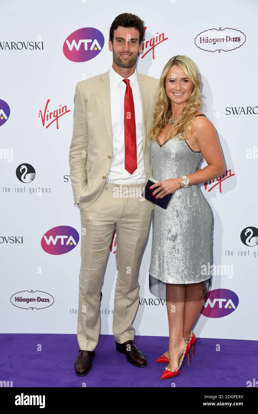 Elina Svitolina e Reece Topley partecipano all'annuale WTA Pre Wimbledon Party 2017 presso i Roof Gardens di Kensington, Londra Foto Stock