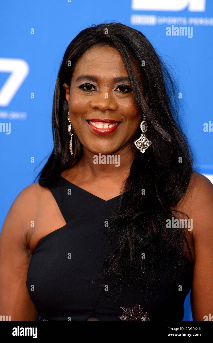 Tessa Sanderson durante gli arrivi dei tappeti rossi per la BBC Sports Personality of the Year 2017 alla Liverpool Echo Arena. Foto Stock