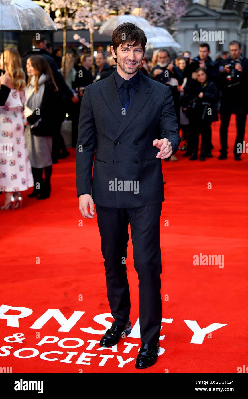 Michiel Huisman partecipa alla prima mondiale della Guernsey Literary and Potato Peel Pie Society al Curzon Mayfair, Londra. Il credito fotografico dovrebbe essere: Doug Peters/EMPICS Entertainment Foto Stock