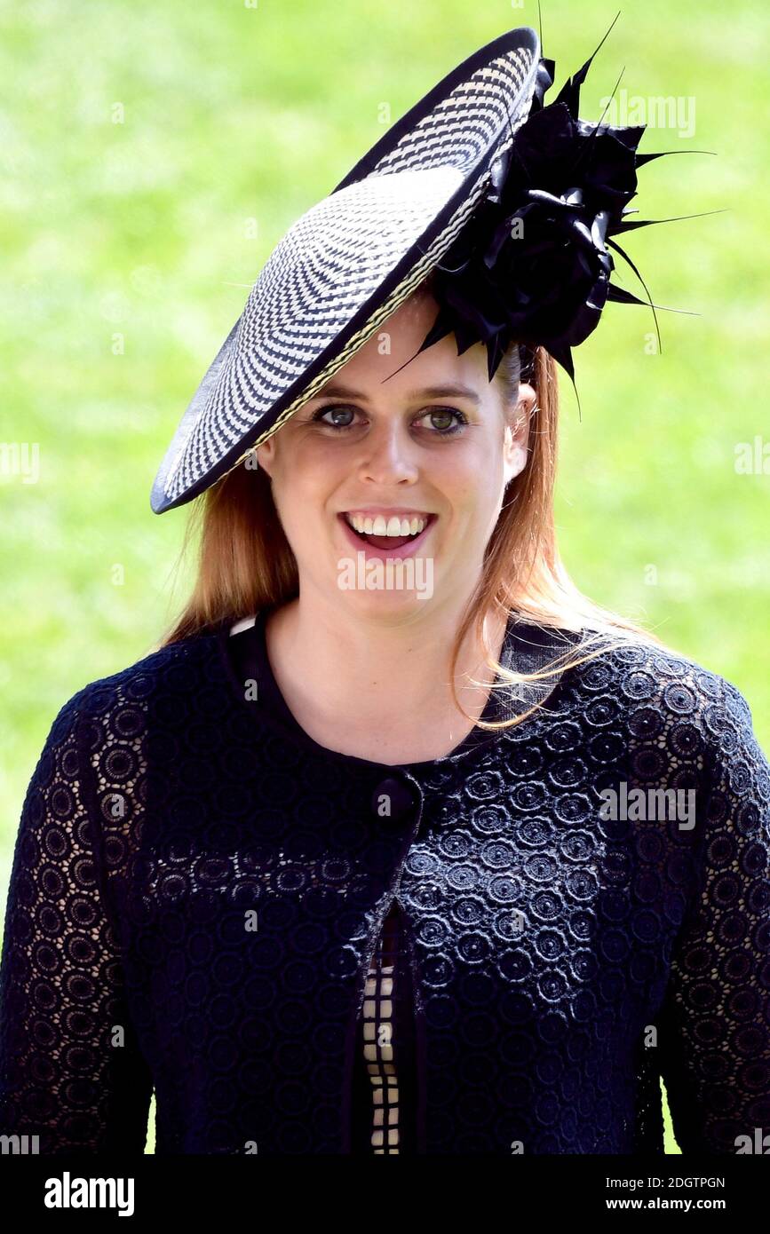 Principessa Beatrice di York durante il terzo giorno di Ascot reale all'Ippodromo di Ascot. Il credito fotografico dovrebbe essere: Doug Peters/EMPICS Entertainment Foto Stock