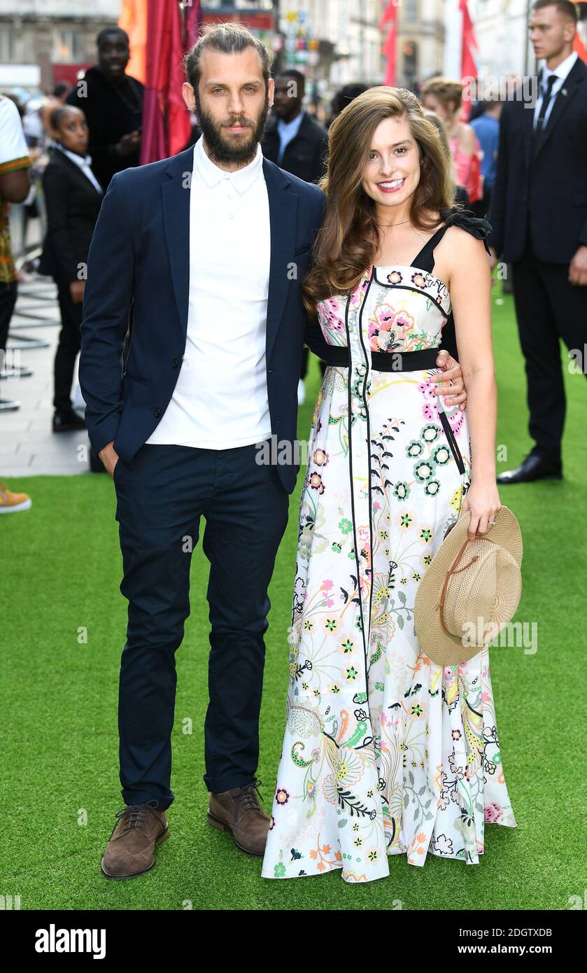 Rachel Stenton (a destra) e Chris Overton partecipano alla prima mondiale del Festival al Cineworld Leicester Square, Londra. Il credito fotografico dovrebbe essere: Doug Peters/EMPICS Foto Stock