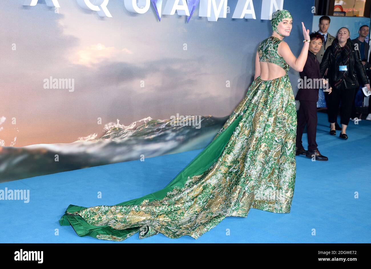 Amber Heard (centro) e il regista James WAN (dietro) partecipano alla prima Aquaman tenutasi a Cineworld in Leicester Square, Londra il 26 novembre 2018. Il credito fotografico dovrebbe essere: Doug Peters/EMPICS Foto Stock