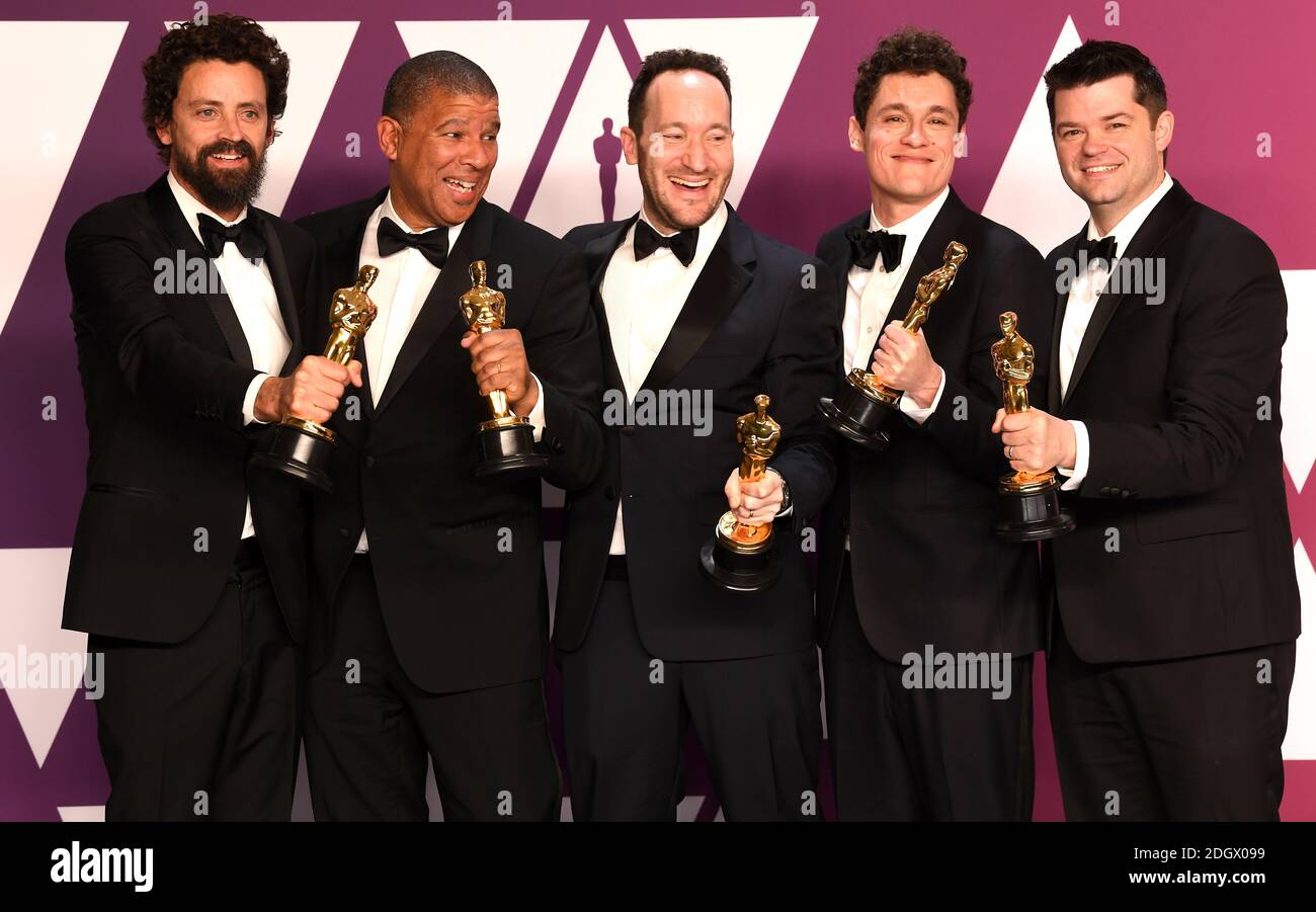 Bob Persichetti, Peter Ramsey, Rodney Rothman, Phil Lord e Christopher Miller si aggiudica il premio per il miglior lungometraggio animato di Spider-Man: Into the Spider-Verse nella sala stampa del 91esimo Academy Awards tenutosi al Dolby Theatre di Hollywood, Los Angeles, USA Foto Stock