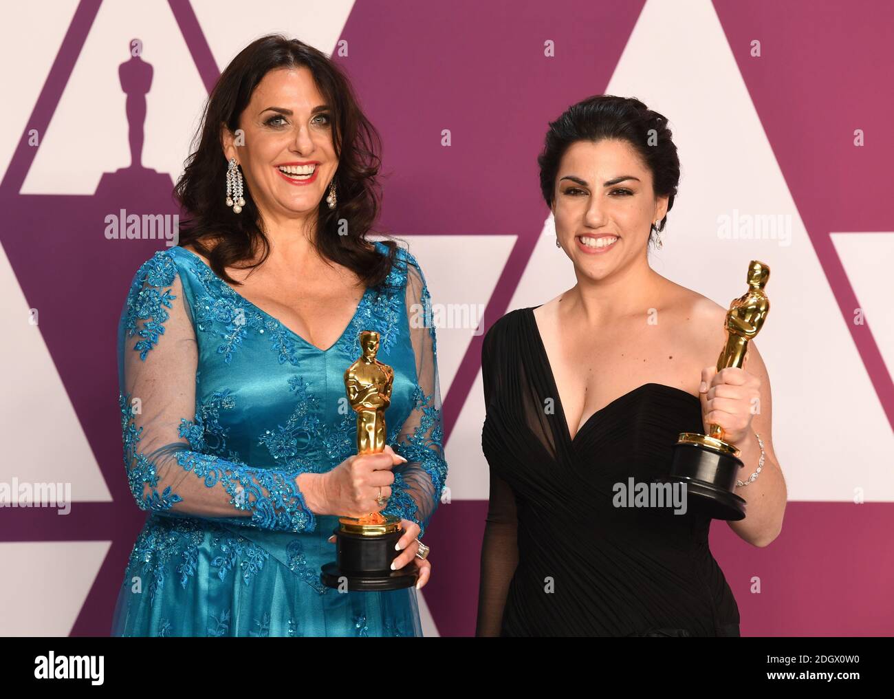 Melissa Berton e Rayka Zehtabchi con il premio per il miglior documentario (soggetto corto) per il periodo. Fine della sentenza nella sala stampa al 91esimo Academy Awards tenutosi al Dolby Theatre di Hollywood, Los Angeles, USA. Il credito fotografico dovrebbe essere: Doug Peters/EMPICS. Foto Stock