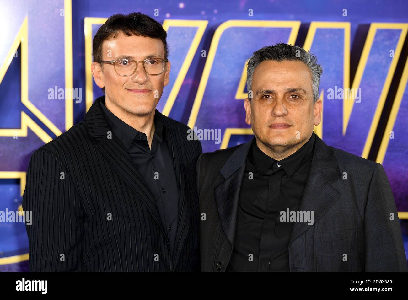 I registi Anthony Russo (a sinistra) e Joe Russo partecipano all'evento dei fan di Avengers: Endgame tenutosi a Picturehouse Central, Londra. Il credito fotografico dovrebbe essere: Doug Peters/EMPICS Foto Stock