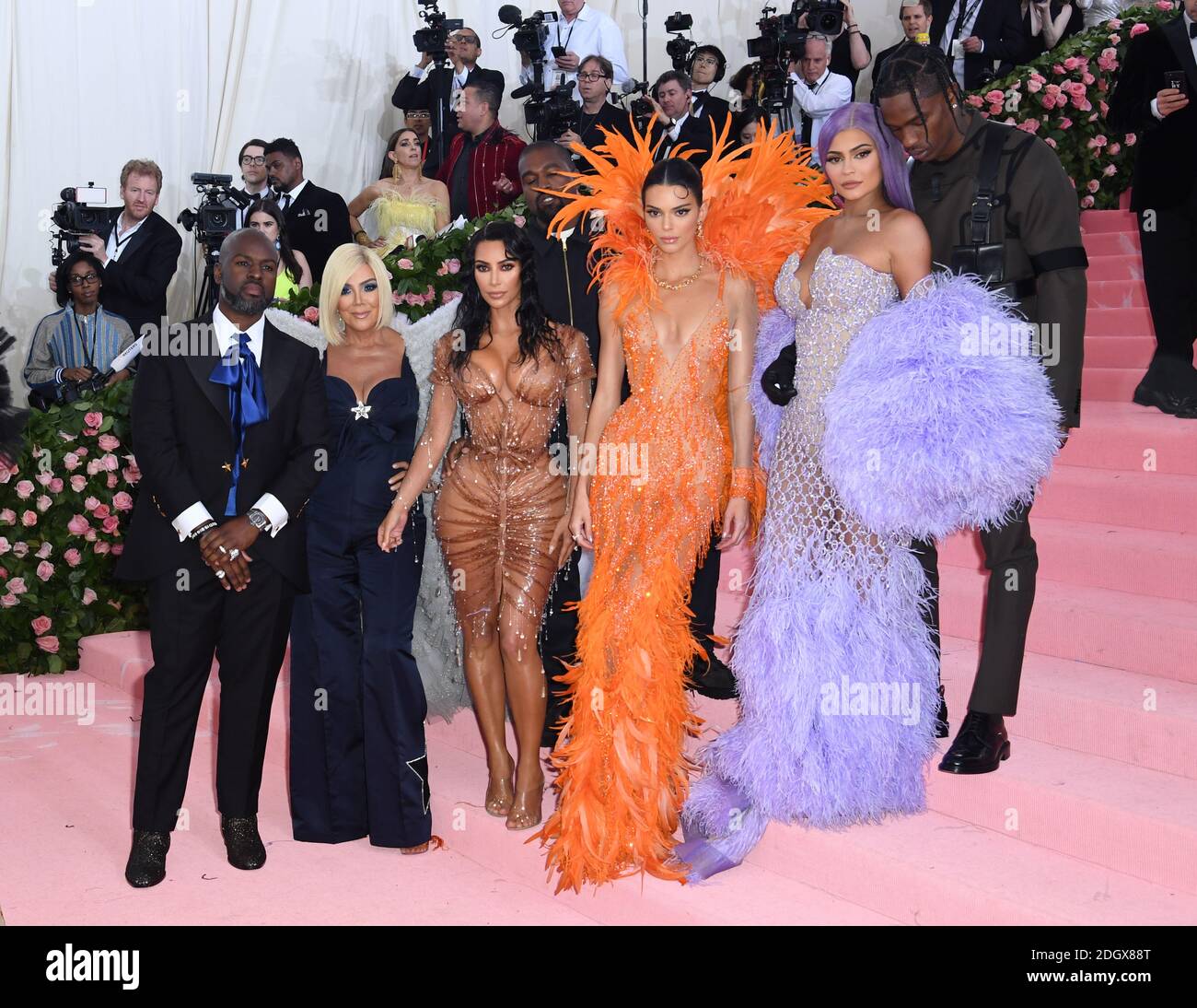 (Da sinistra a destra) Corey Gamble, Kris Jenner, Kim Kardashian-West, Kanye West, Kendall Jenner, Kylie Jenner e Travis Scott frequentano il Metropolitan Museum of Art Costume Institute Benefit Gala 2019 a New York, USA.Picture Credit dovrebbe leggere: Doug Peters/EMPICS Foto Stock