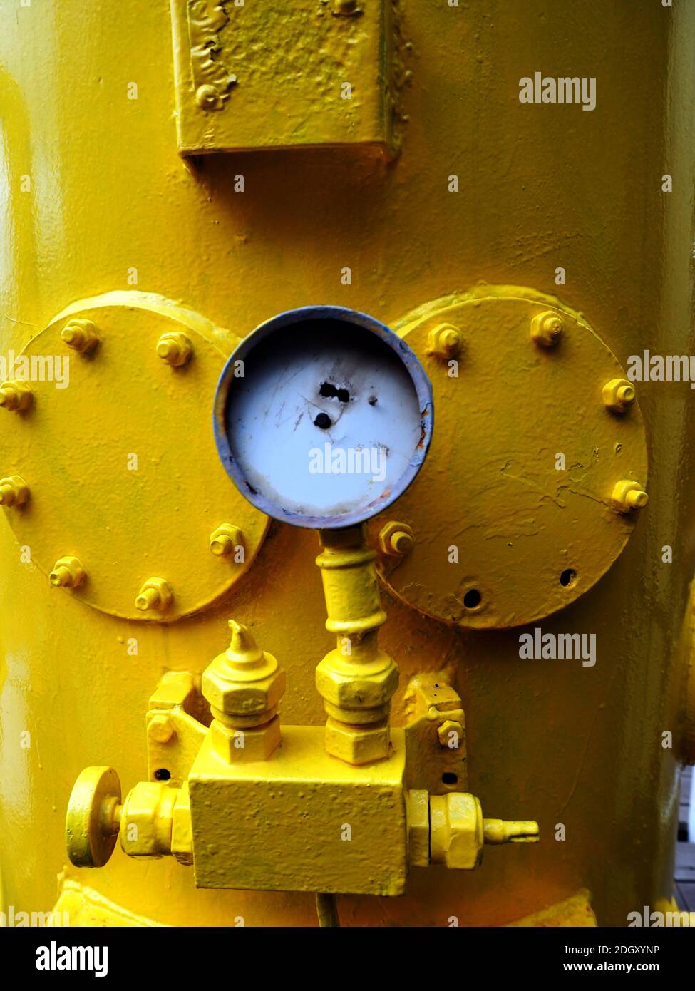 Dettaglio astratto di un vecchio pezzo di macchinario giallo, la Grecia Foto Stock