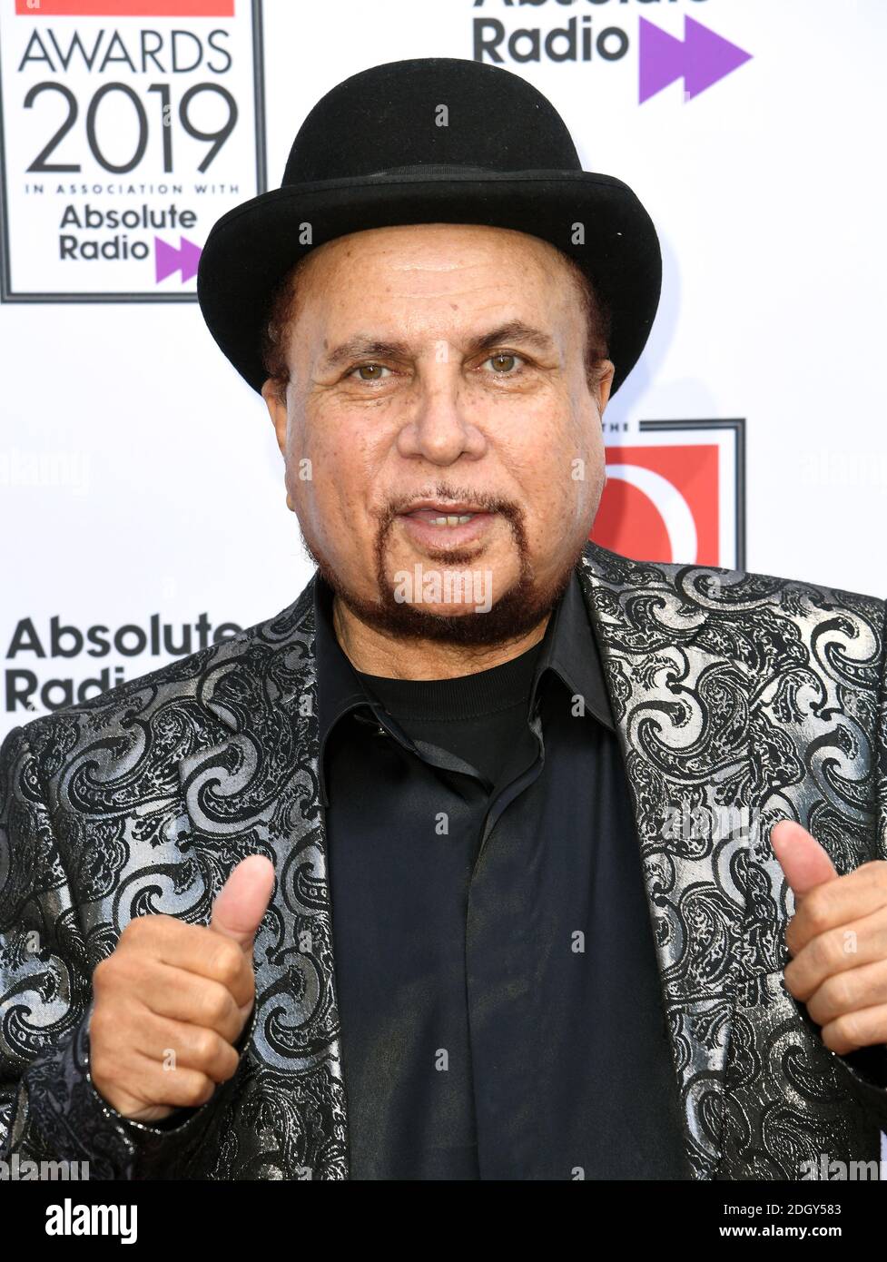 Dennis Alcapone arriva prima del Q Awards 2019 al Roundhouse di Londra. Foto Stock