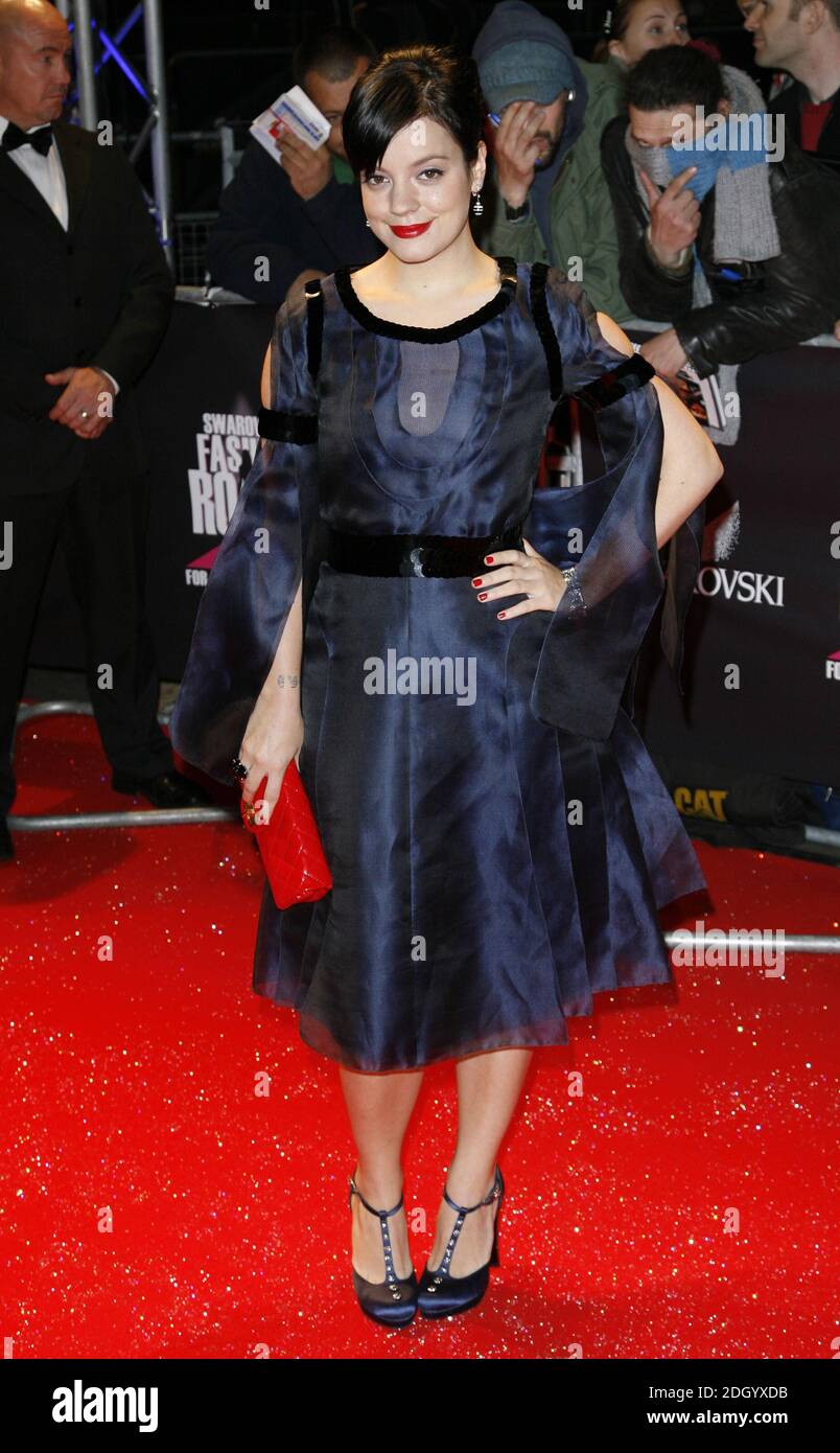 Lily Allen arriva a Swarovski Fashion Rocks per il Princes Trust, la Royal Albert Hall, Kensington, Londra. Foto Stock