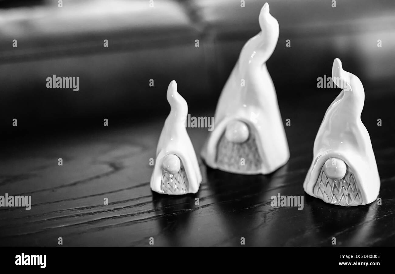 Decorazioni natalizie e ornamenti a casa Foto Stock