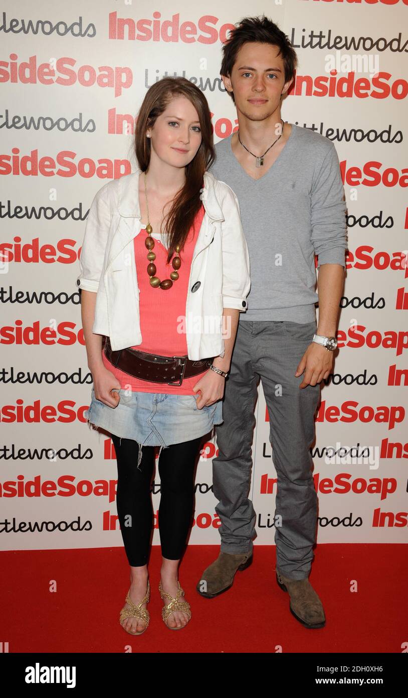 Beth Kingston ed Elliot Langridge che arrivano all'Inside SOAP Awards 2009 Nominations Launch Party al Great John Street Hotel, Manchester. Foto Stock