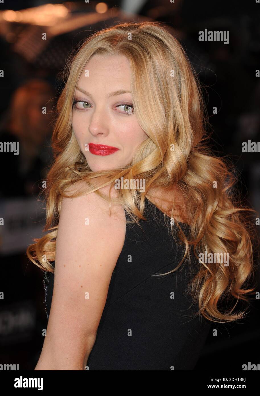 Amanda Seyfried arriva al Regno Unito Screening di Caro John, Odeon Cinema, Leicester Square, Londra. Foto Stock