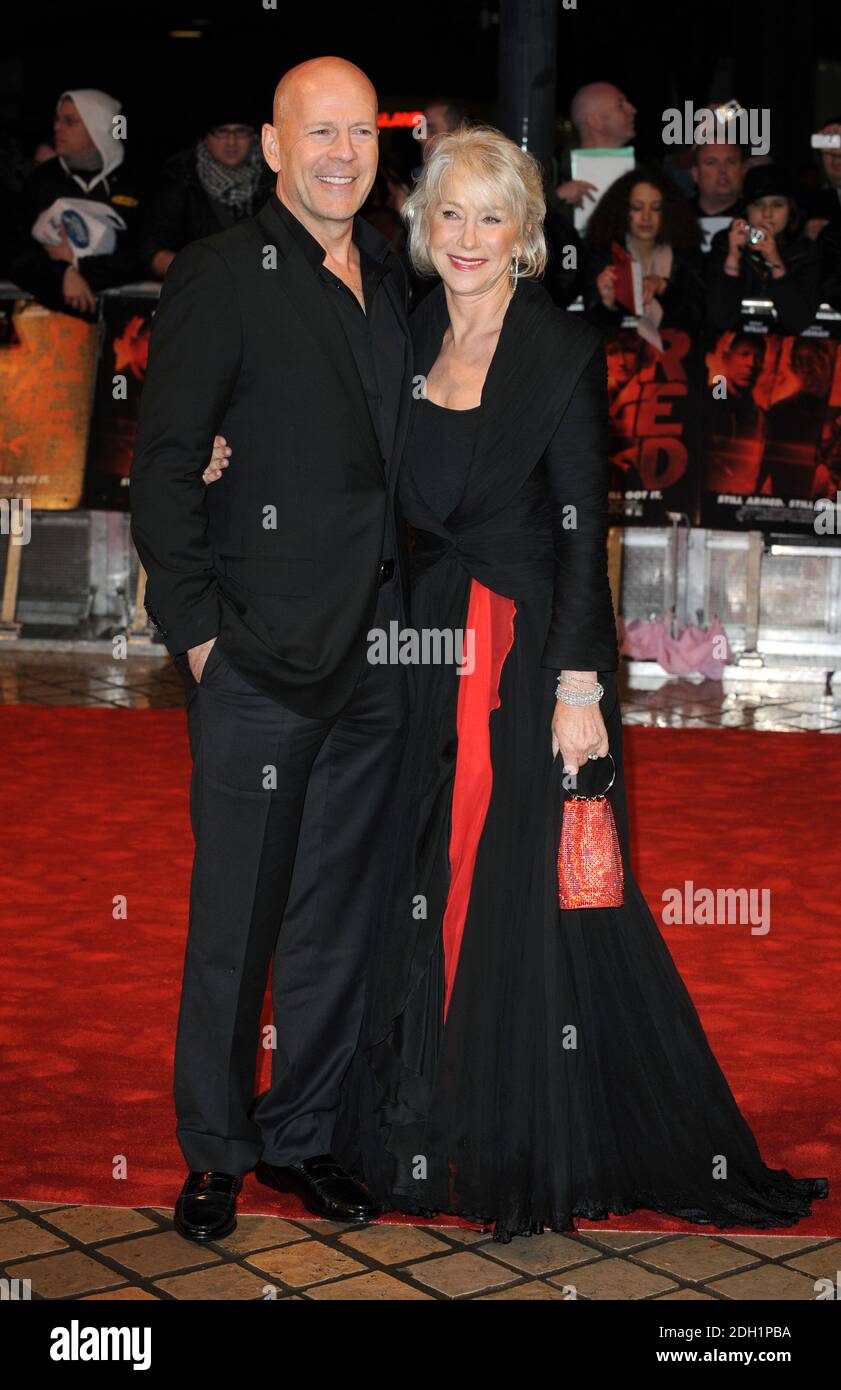 Bruce Willis e Helen Mirren arrivano al RED Premiere, Royal Festival Hall, South Bank, Londra. Foto Stock
