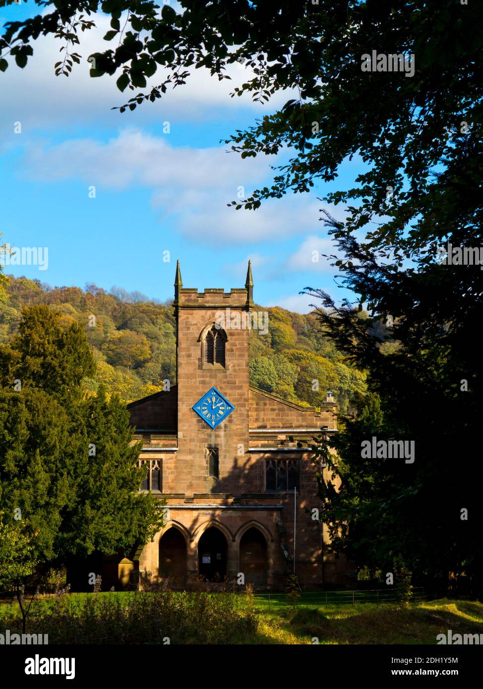 St Mary's Church in Cromford Derbyshire England un edificio classificato di grado 1 dove Sir Richard Arkwright, che costruì il vicino Cromford Mill, è sepolto. Foto Stock