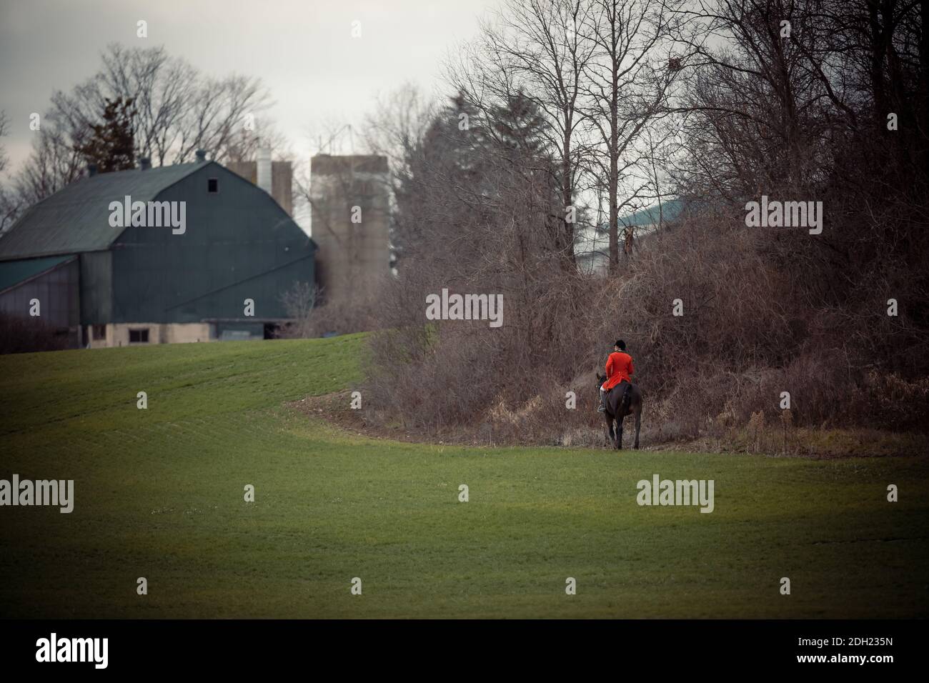 Foto di paesaggi a colori dell'Hamilton Hunt Club in Ontario Canada che si prepara e partecipa a una tradizionale caccia alla volpe. Foto Stock