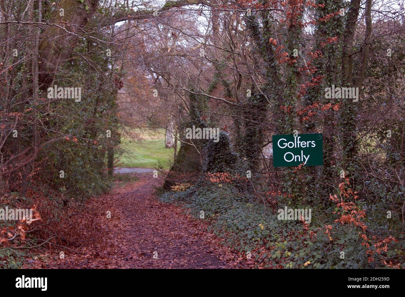 Cartello 'golfers only', Bunclody Golf & Fishing Club, Bunclody, County Wexford, Irlanda, Europa Foto Stock
