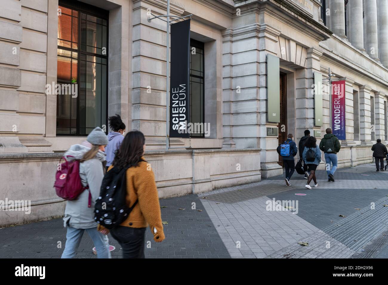 Una vista sulla strada del Museo della Scienza a South Kensington, Londra. Foto Stock