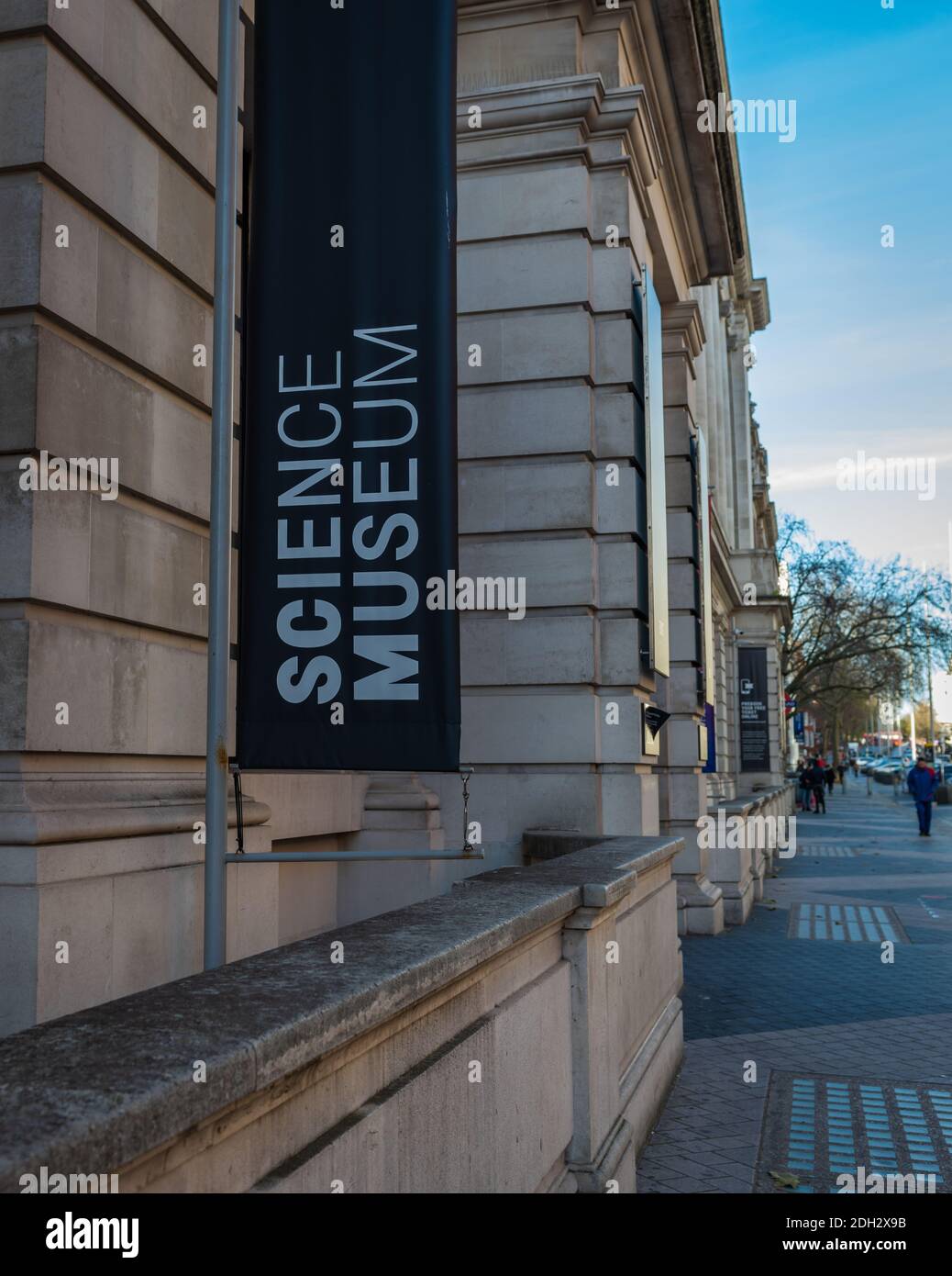 Una vista sulla strada del Museo della Scienza a South Kensington, Londra. Foto Stock