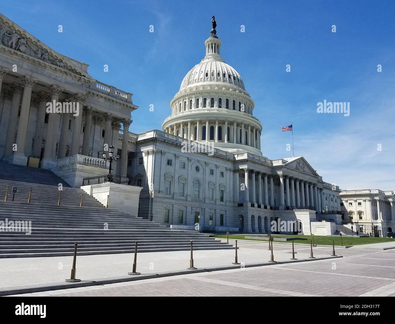 La facciata orientale del Campidoglio degli Stati Uniti, con la scala della Camera del Rappresentante, su Capitol Hill a Washington DC, USA. Foto Stock