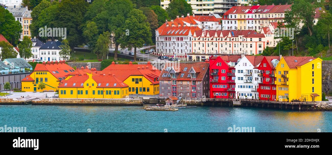 Bergen, Norvegia vista con case colorate Foto Stock