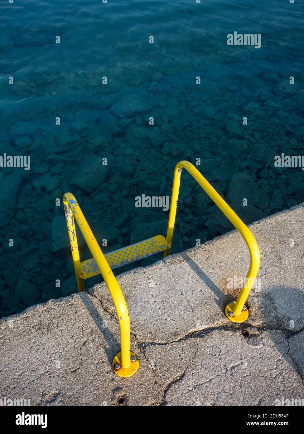 Scala di nuoto sull'isola di Rab Croazia Foto Stock