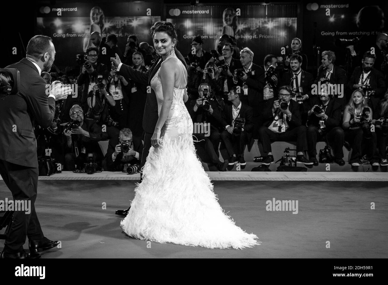 Penelope Cruz arriva per la prima di amare Pablo come parte del 74a Festival Internazionale del Cinema di Venezia (Mostra) a Venezia, Italia, il 6 settembre 2017. Foto di Marco Piovanotto/ABACAPRESS.COM Foto Stock