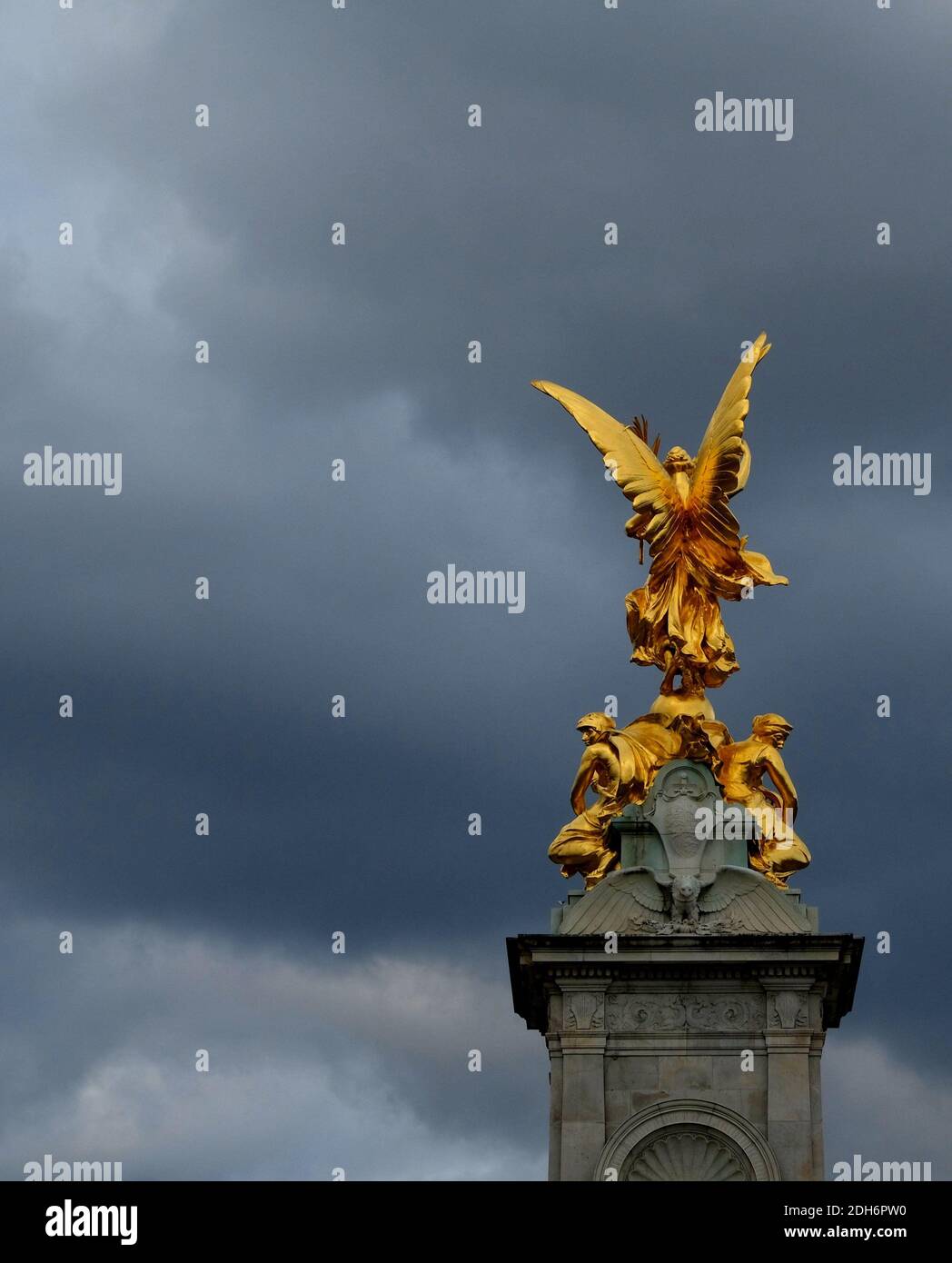 Ornato Queen Victoria Memorial di fronte a Buckingham Palace, Londra, inghilterra Foto Stock