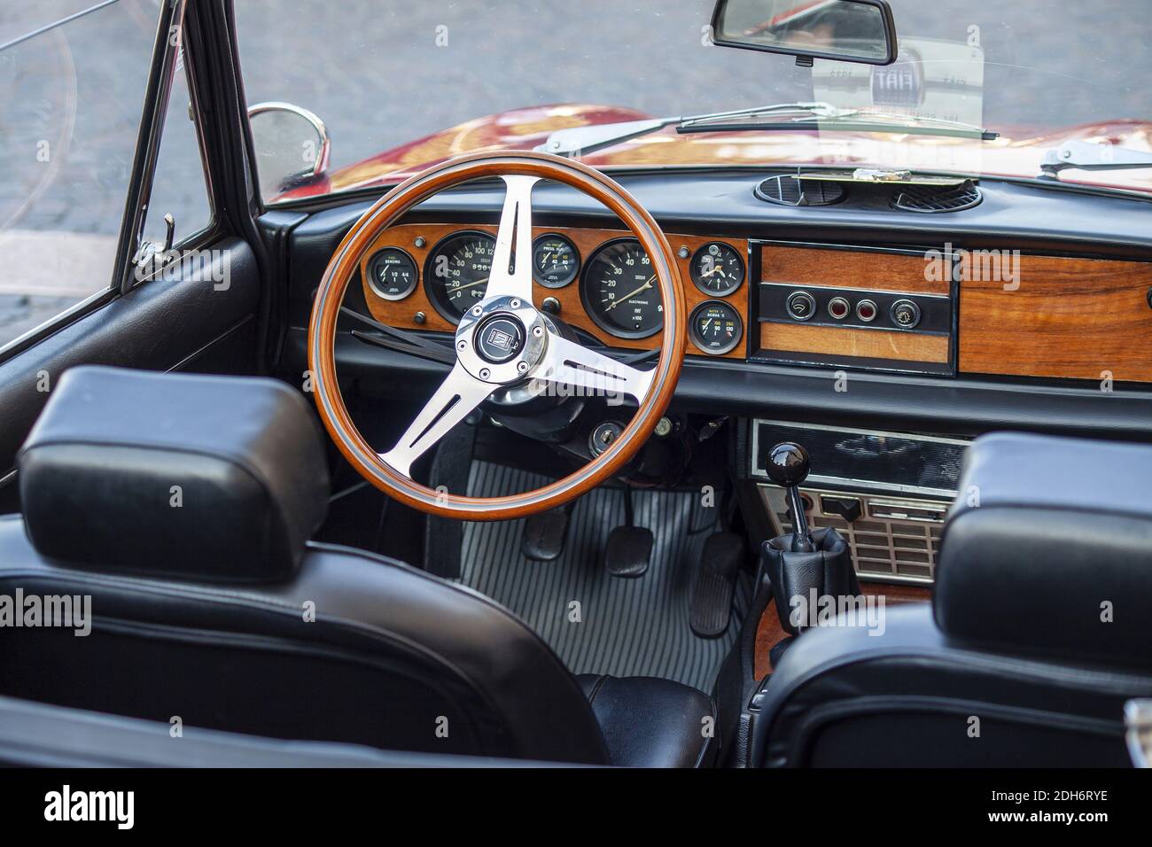 Cruscotto di una vettura convertibile vintage 2 Foto Stock