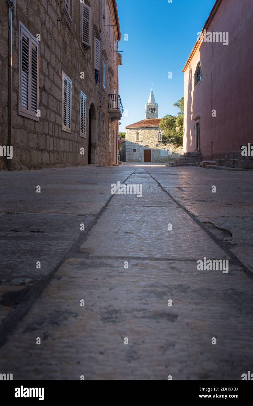 Strade di antica città di Rab in Croazia Foto Stock