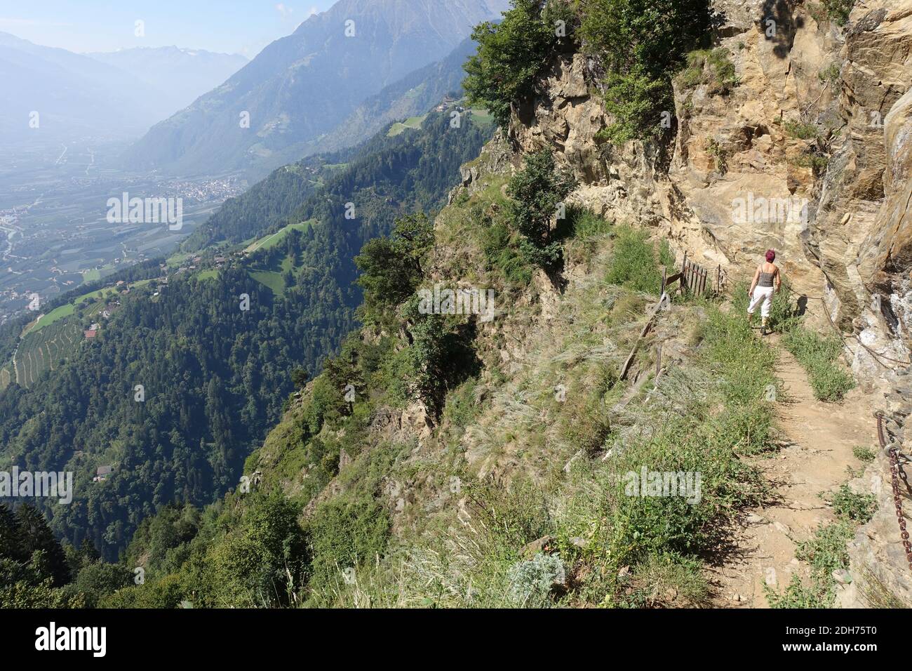 Il sentiero roccioso Vellau, spettacolare sentiero escursionistico per chi ha la testa per le altezze Foto Stock