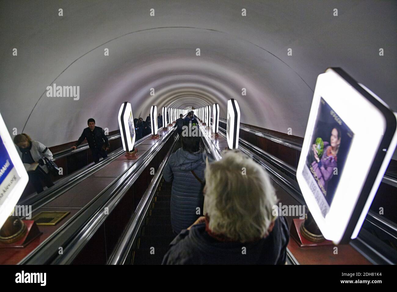 Una vecchia scala mobile a Kiev metropolitana dal tempo URSS, Kiev foto Bo Arrhed Foto Stock