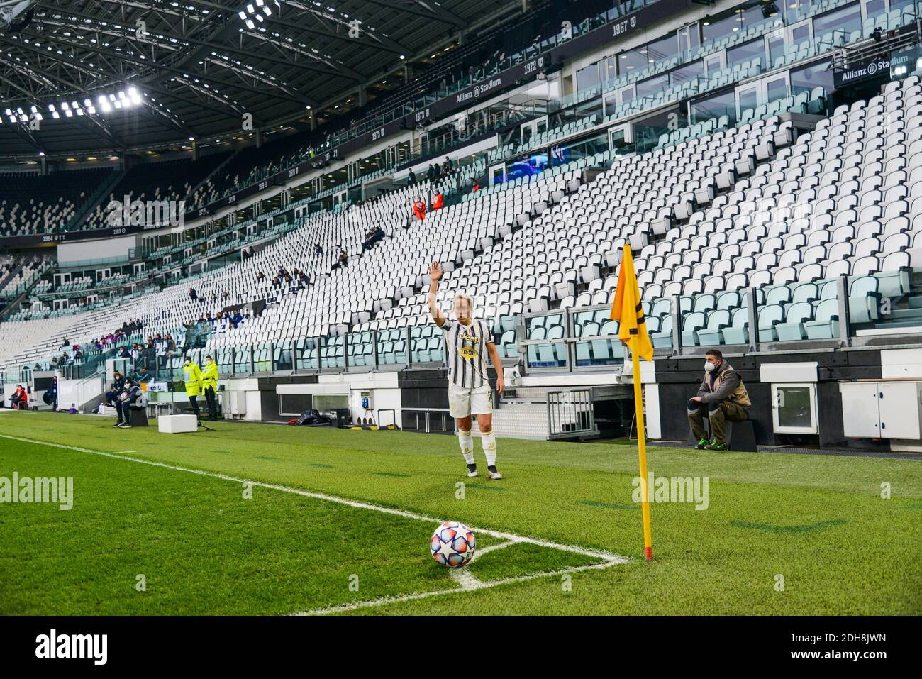 Torino, Italia. 09 dicembre 2020. Valentina Cernoia di Juventus durante la partita della UEFA Women's Champions League tra Juventus e Lione allo stadio Allianz il 9 dicembre 2020 a Torino. (Foto di Alberto Gandolfo/Pacific Press/Sipa USA) Credit: Sipa USA/Alamy Live News Foto Stock