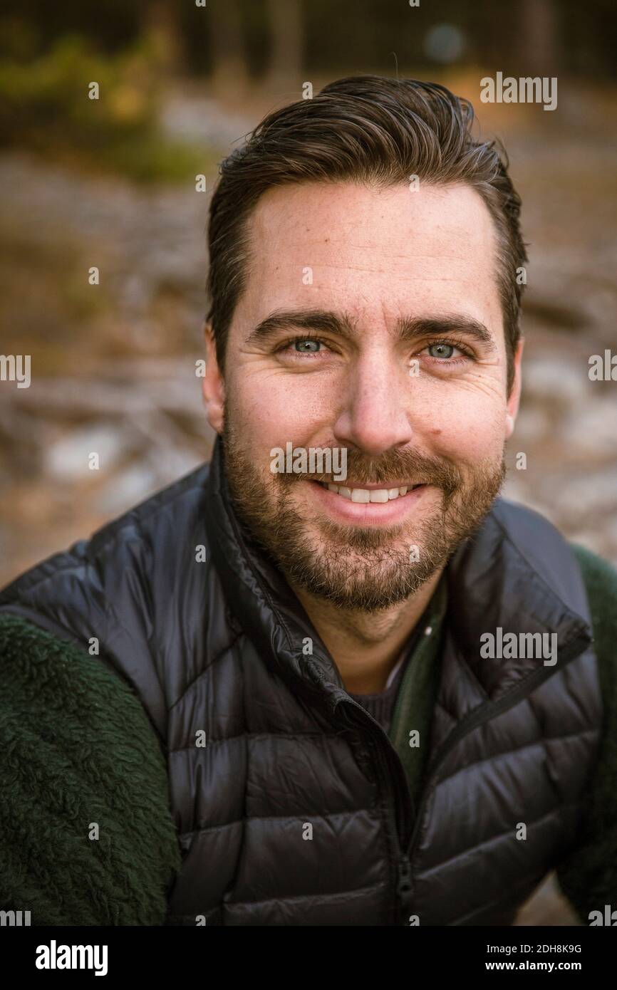 Ritratto di uomo felice Foto Stock