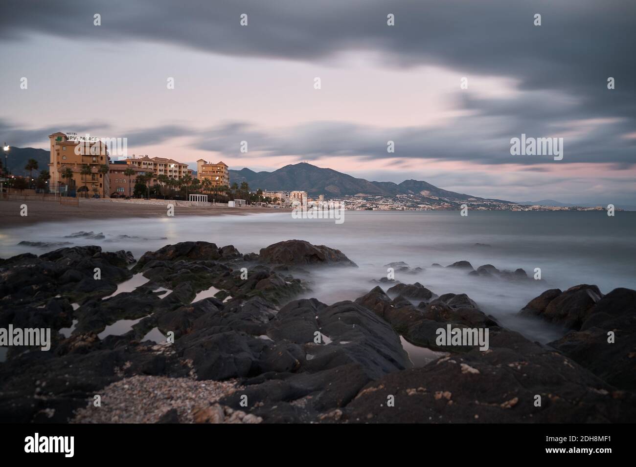 Foto a lunga esposizione di Fuengirola, provincia di Málaga, Andalusia, Spagna. Foto Stock