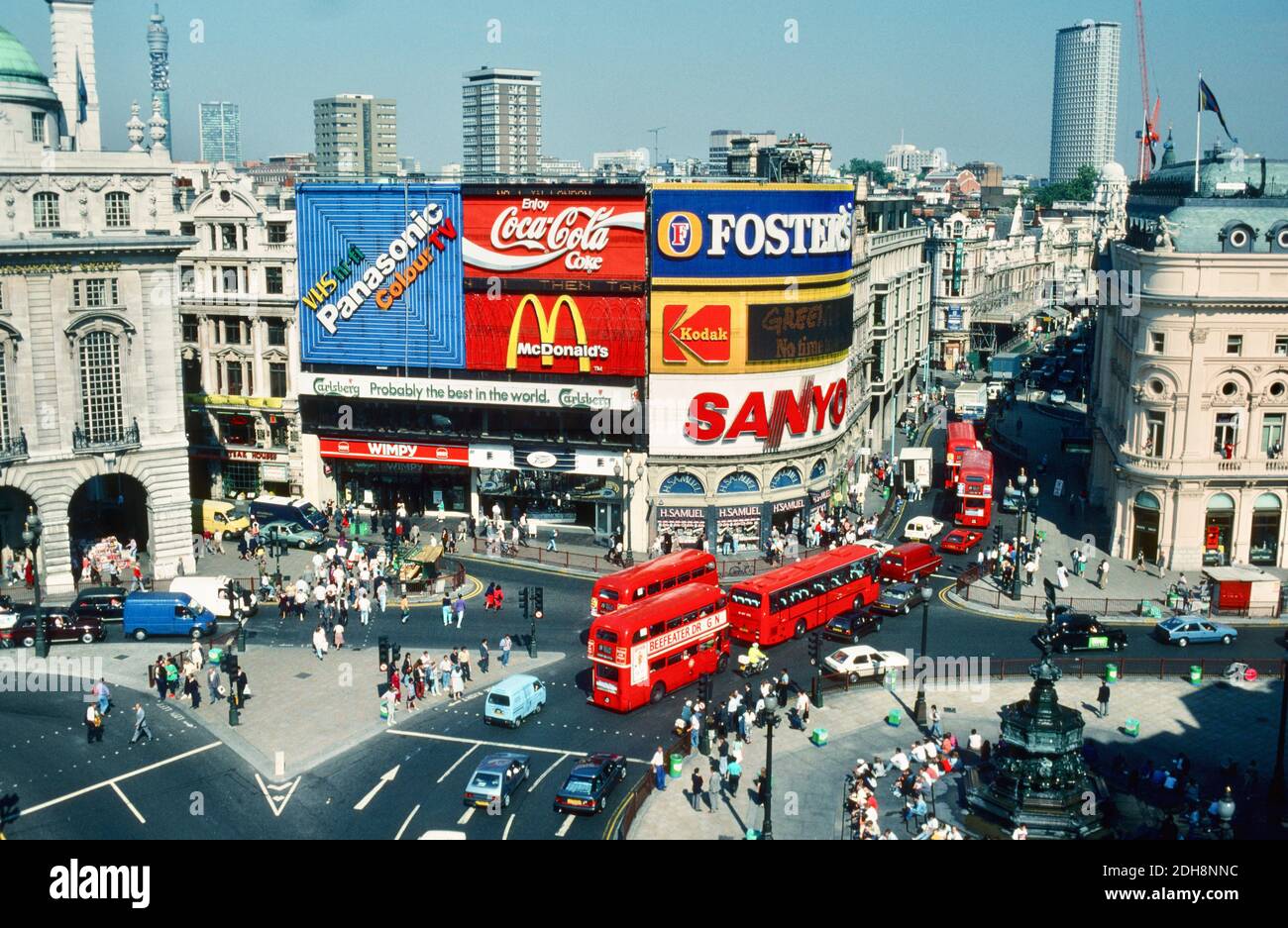 Piccadilly Circus negli anni '90, Piccadilly Circus, Londra. REGNO UNITO Foto Stock