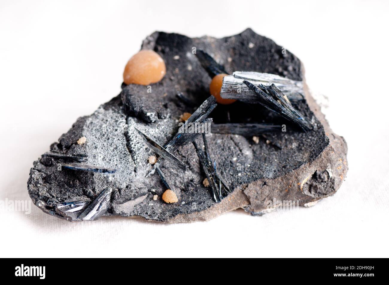 Cristallo vivianite campione minerale molto scuro con striature Foto Stock