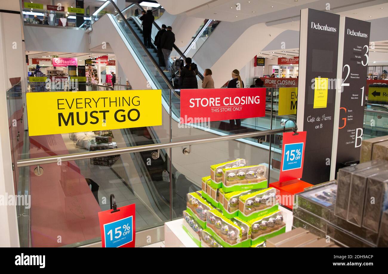 Il negozio più importante di Debenhams a Oxford Street. Ha annunciato che sta chiudendo e che 124 negozi cesseranno di commerciare mettendo a rischio 12,000 posti di lavoro. Foto Stock