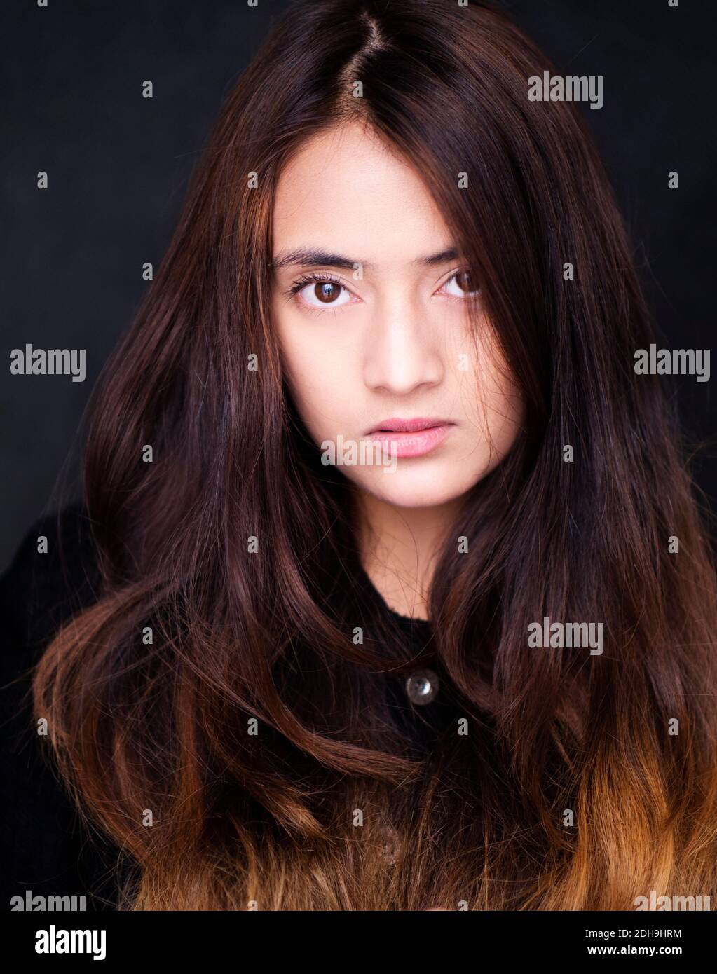 Bella giovane donna nepalese Foto Stock