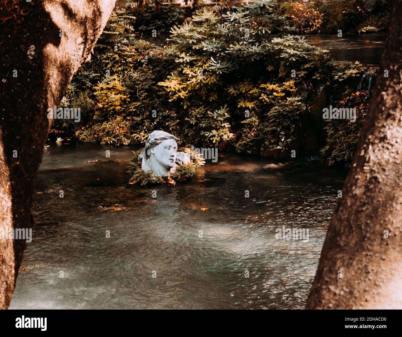 Statua greca di Erkyna nel lago Foto Stock