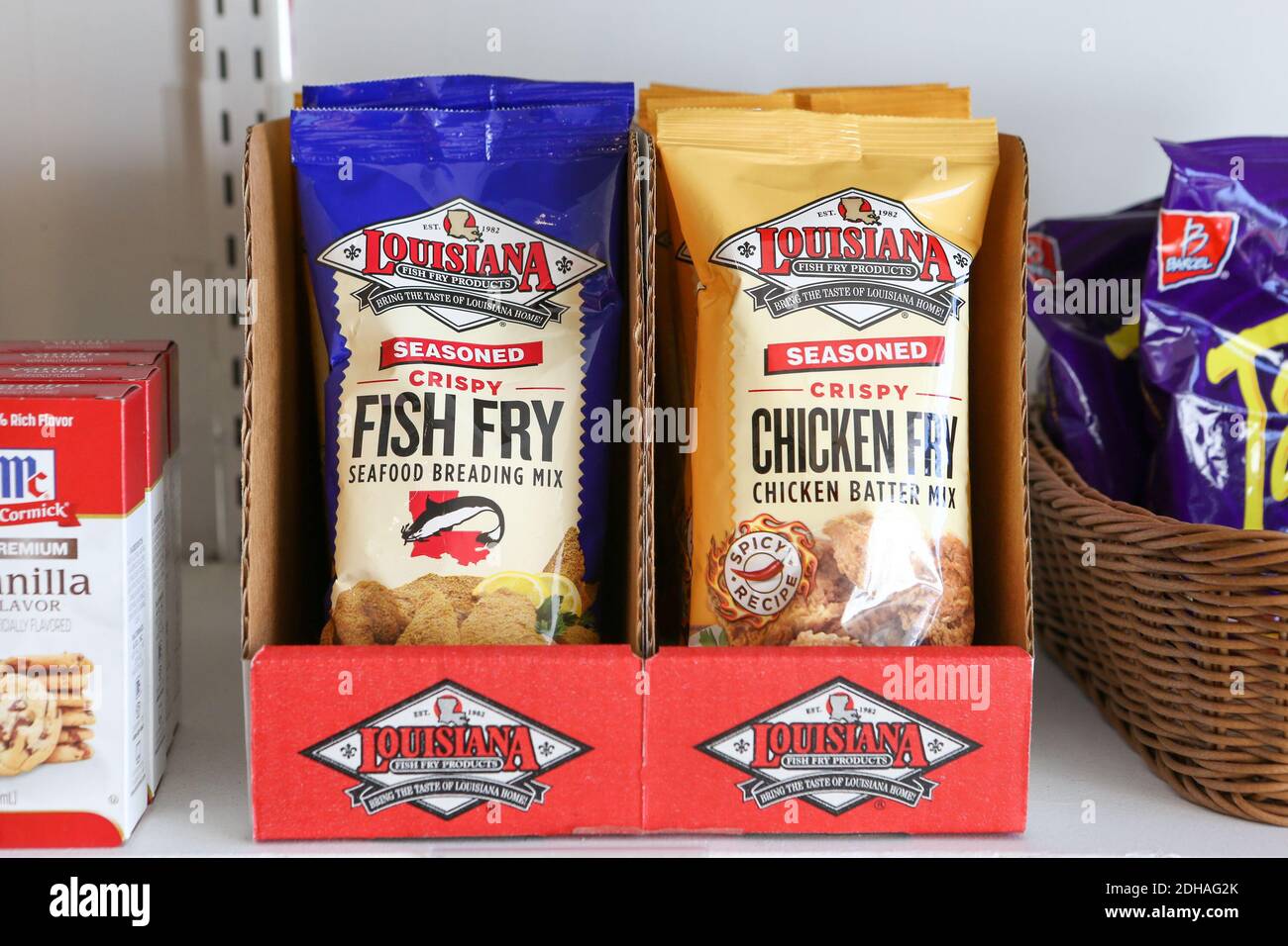 Louisiana Fish Fry Products sugli scaffali giovedì 3 dicembre 2020, a Los Angeles, California (Jevone Moore/Image of Sport) Foto Stock