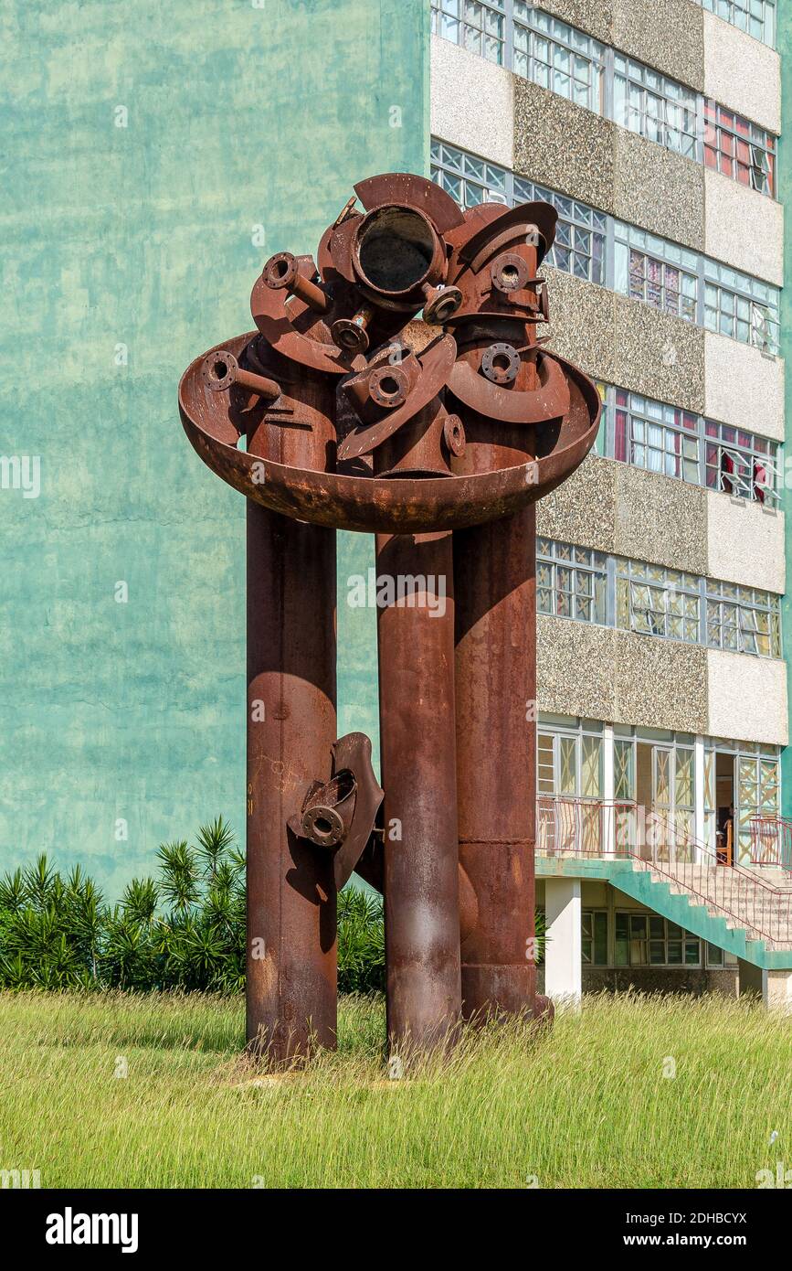 Moderna scultura metallica a Holguin, Cuba Foto Stock