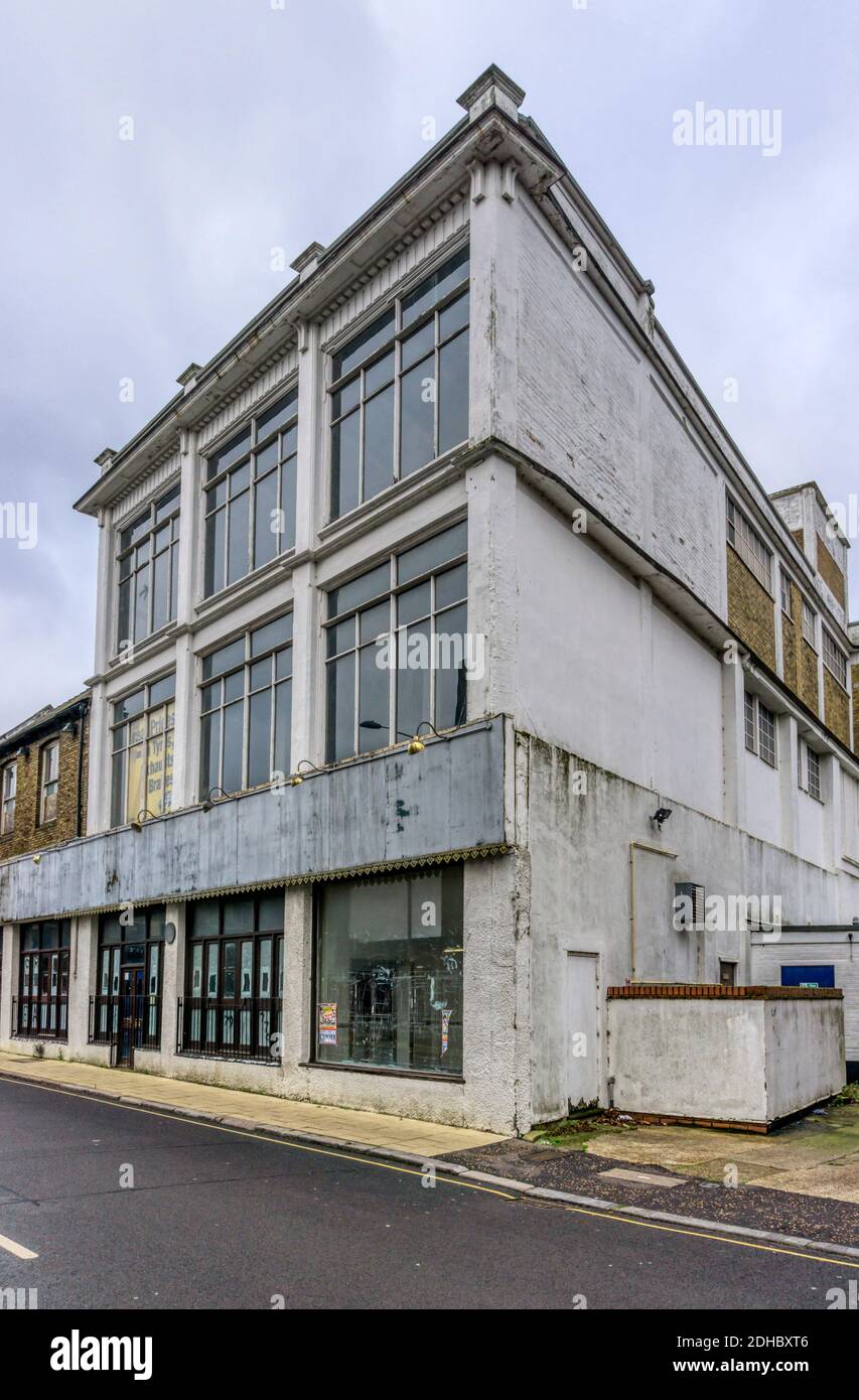 Questo edificio classificato di grado II in St James' Street, King's Lynn, è uno dei primi edifici inglesi con telaio in cemento armato. Vedere i dettagli in Desc. Foto Stock