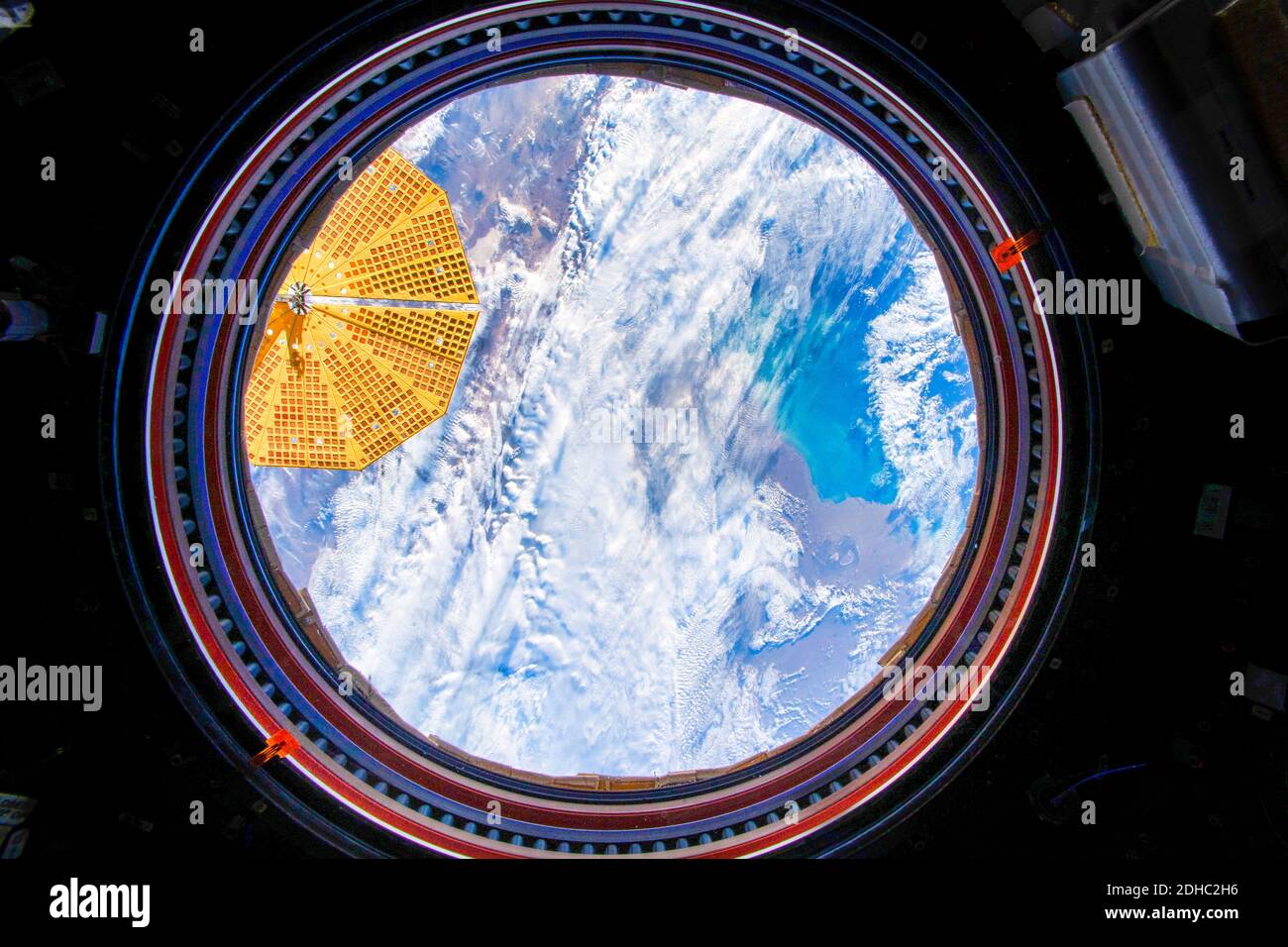 La crosta del pianeta Terra vista dall'ISS. Elementi di questa immagine forniti dalla NASA Foto Stock