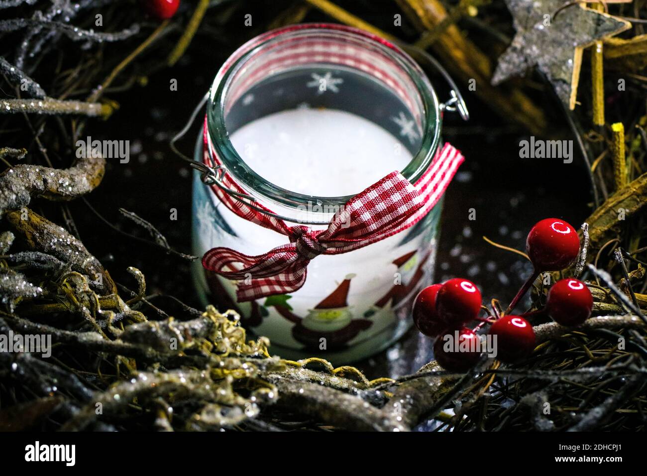 Candela e ornamenti del nastro di Natale Foto Stock