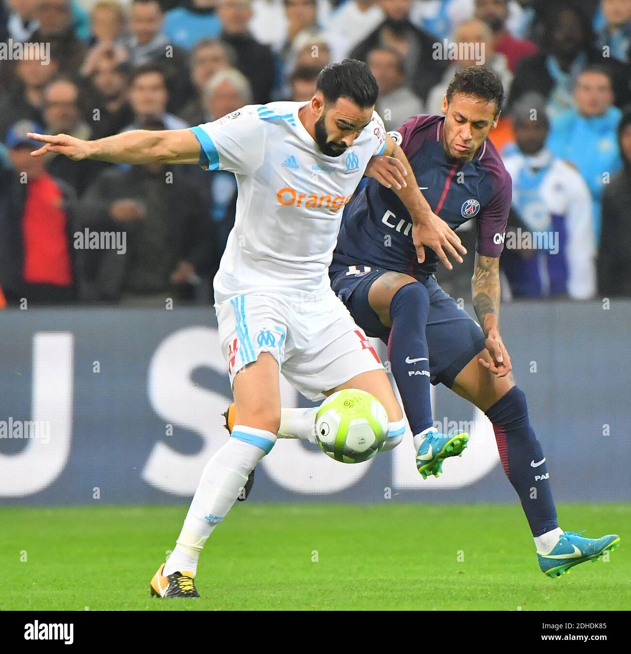 Neymar Junior di Parigi Saint-Germain durante la partita di calcio francese Ligue 1 Olympique de Marseille (OM) contro Paris Saint-Germain (PSG) il 22 ottobre 2017 allo stadio Velodrome di Marsiglia, Francia. Il gioco si è concluso in un pareggio di 2-2. Foto di Christian Liegi/ABACAPRESS.COM Foto Stock