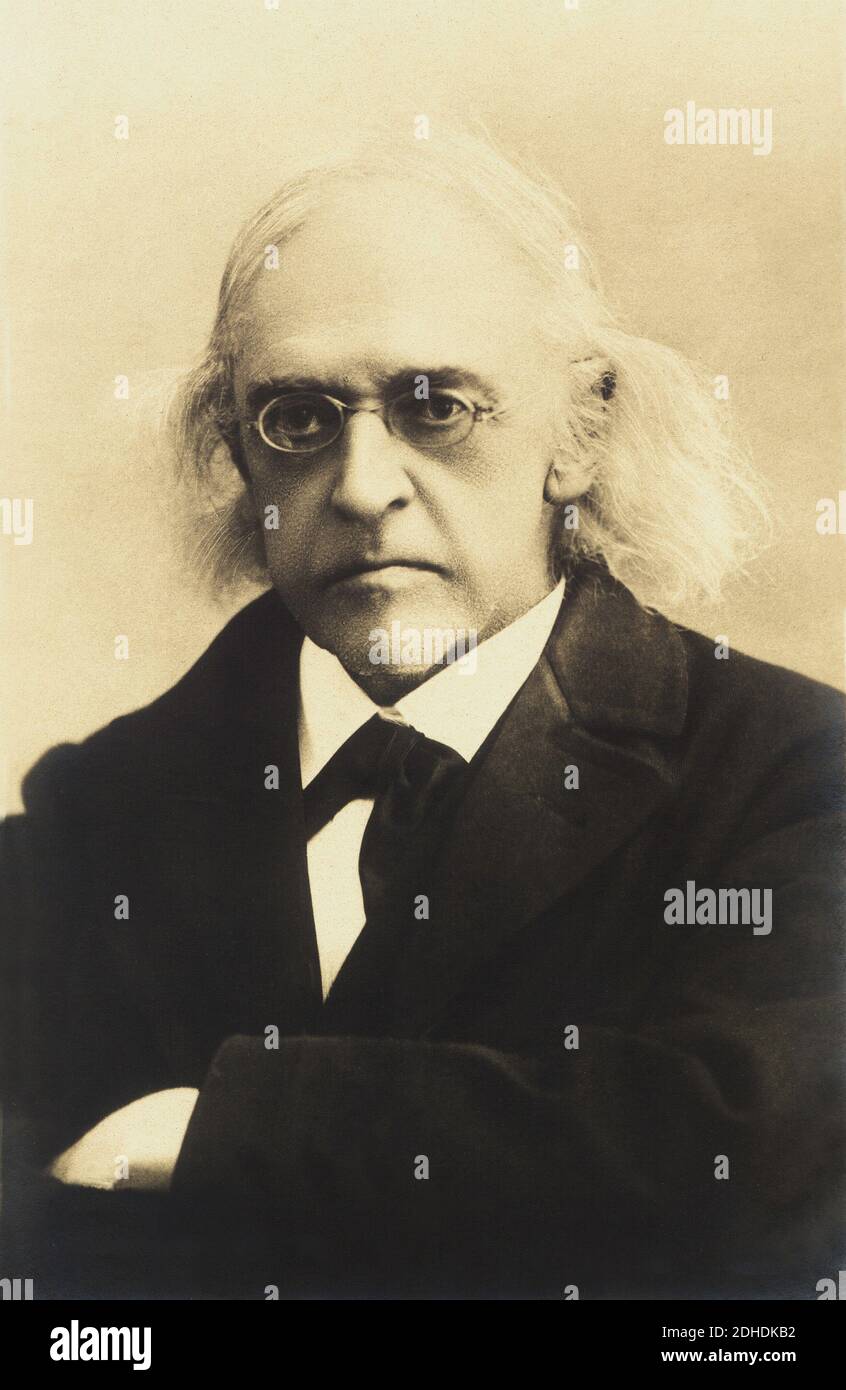 Il filosofo tedesco THEODOR MOMMSEN (1817-1903), PREMIO NOBEL per LA LETTERATURA 1902 - FILOGO - LETTERATURA - LATTERATO - SCRITTORE - SCRITTORE - LATINISTA - LATINISTA - LATINO - Premio NOBEL - uomo antico - uomo vecchio vecchio - capelli bianchi - capelli bianchi - capelli bianchi - stempiato - stempiatura - timming at Temple - occhiali - Occhiali - cravatta papillon - cravatta - studio - STUDIOSO - ritratto - ritratto ---- Archivio GBB Foto Stock